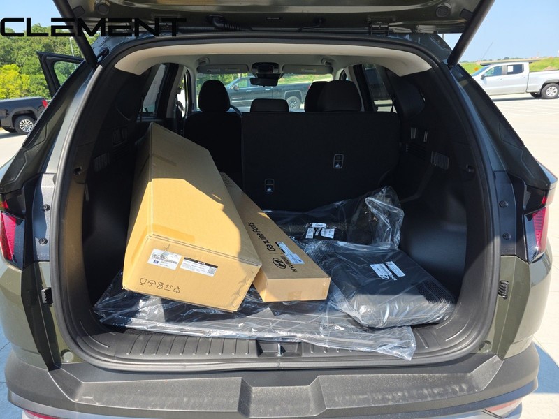 Hyundai Tucson Vehicle Full-screen Gallery Image 33