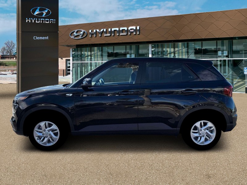 Hyundai Venue Vehicle Full-screen Gallery Image 3