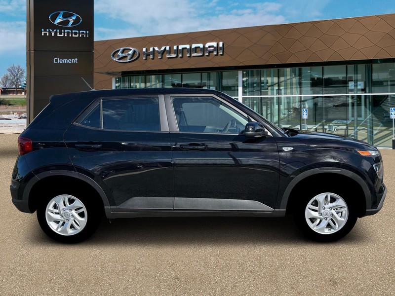 Hyundai Venue Vehicle Full-screen Gallery Image 9