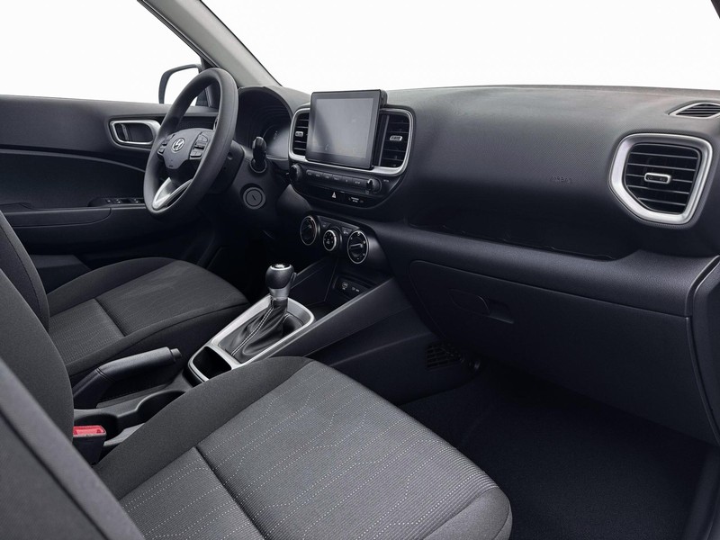 Hyundai Venue Vehicle Full-screen Gallery Image 15
