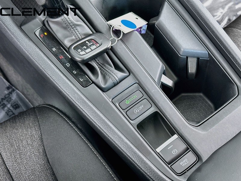 Honda Accord Sedan Vehicle Full-screen Gallery Image 22