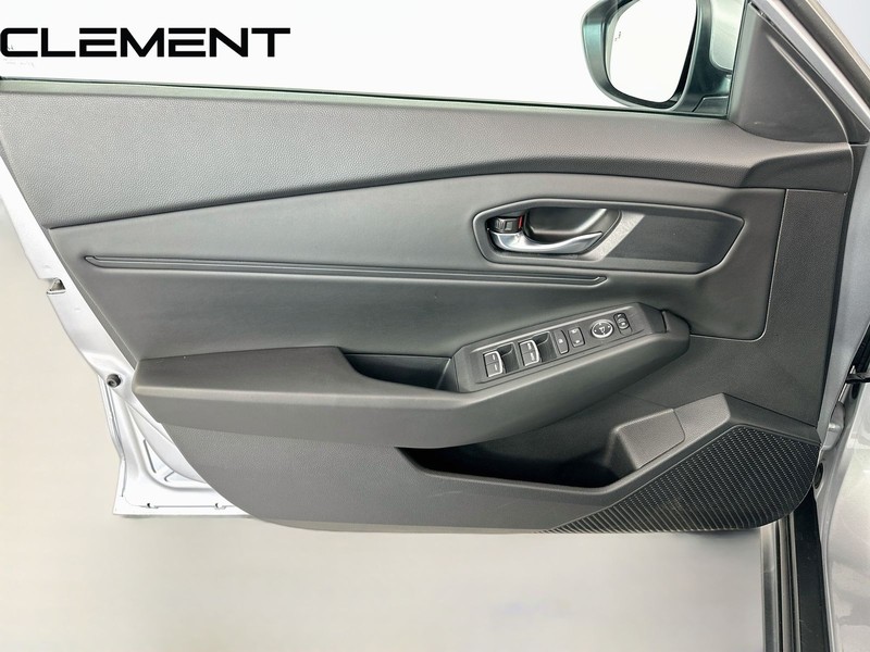 Honda Accord Sedan Vehicle Full-screen Gallery Image 25