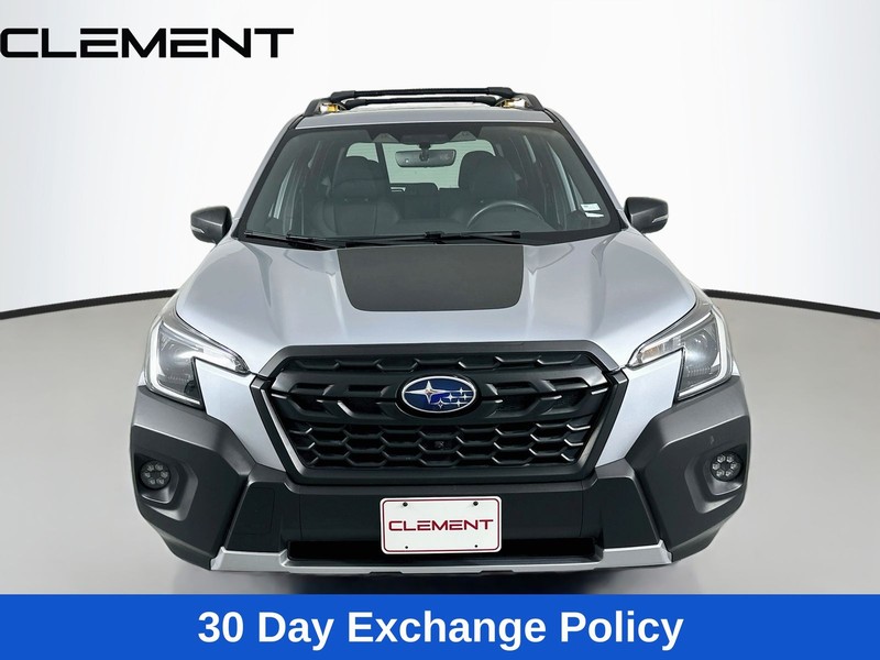 Subaru Forester Vehicle Full-screen Gallery Image 3