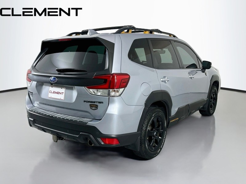 Subaru Forester Vehicle Full-screen Gallery Image 7