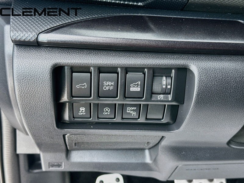 Subaru Forester Vehicle Full-screen Gallery Image 13