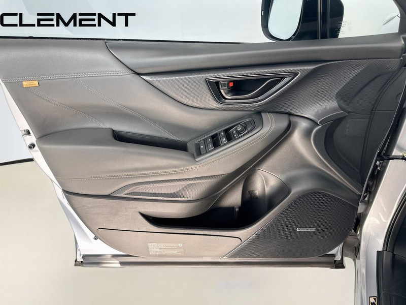 Subaru Forester Vehicle Full-screen Gallery Image 29