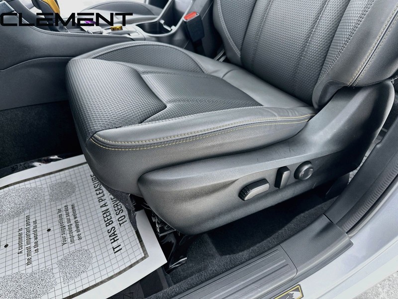 Subaru Forester Vehicle Full-screen Gallery Image 30