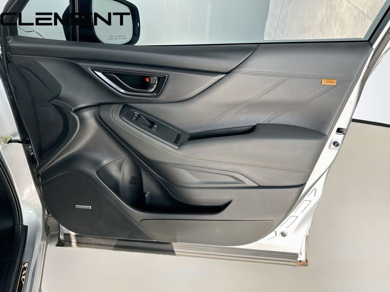 Subaru Forester Vehicle Full-screen Gallery Image 37