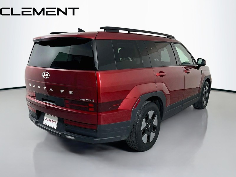 Hyundai Santa Fe Hybrid Vehicle Full-screen Gallery Image 7