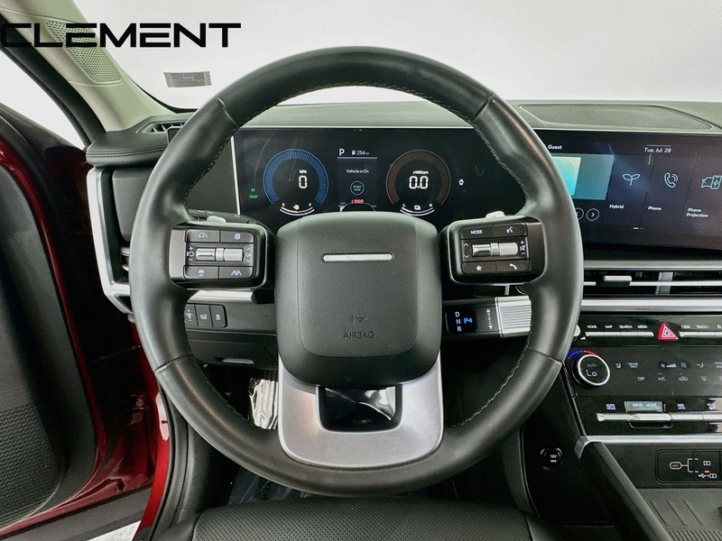 Hyundai Santa Fe Hybrid Vehicle Full-screen Gallery Image 14