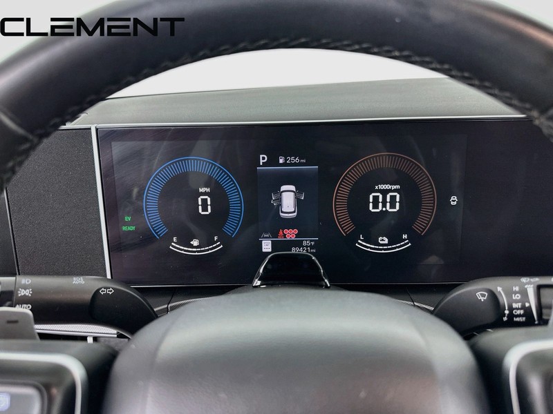 Hyundai Santa Fe Hybrid Vehicle Full-screen Gallery Image 18