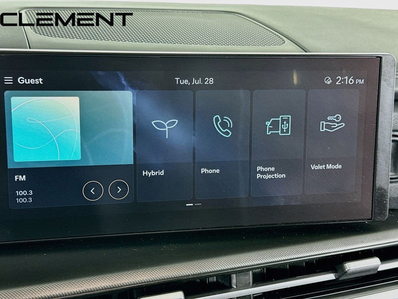 Hyundai Santa Fe Hybrid Vehicle Full-screen Gallery Image 19