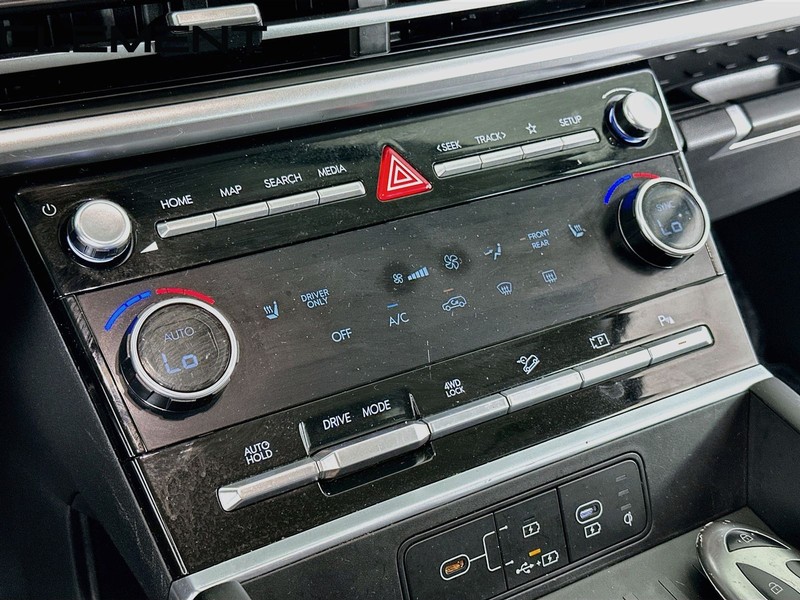 Hyundai Santa Fe Hybrid Vehicle Full-screen Gallery Image 22