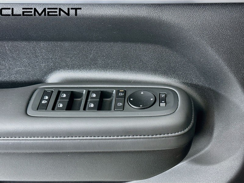 Hyundai Santa Fe Hybrid Vehicle Full-screen Gallery Image 24