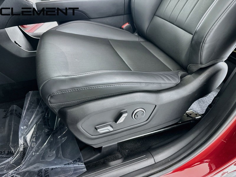 Hyundai Santa Fe Hybrid Vehicle Full-screen Gallery Image 27