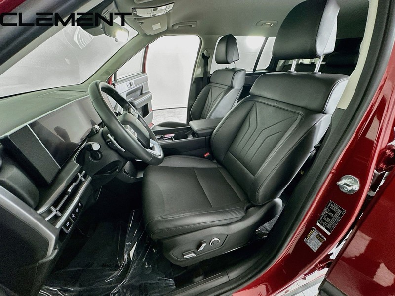 Hyundai Santa Fe Hybrid Vehicle Full-screen Gallery Image 28
