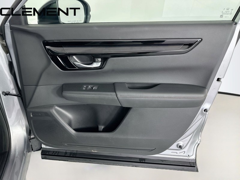 Honda CR-V Hybrid Vehicle Full-screen Gallery Image 37