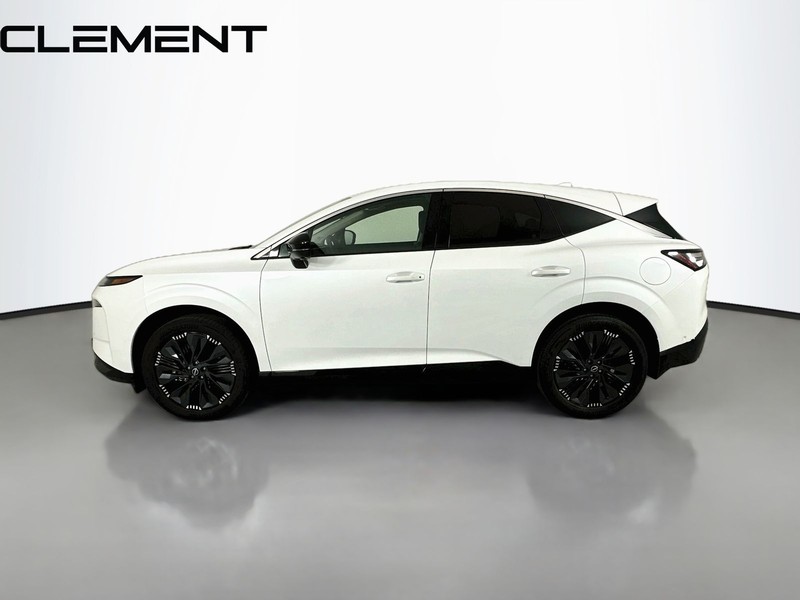 Nissan Murano Vehicle Full-screen Gallery Image 6