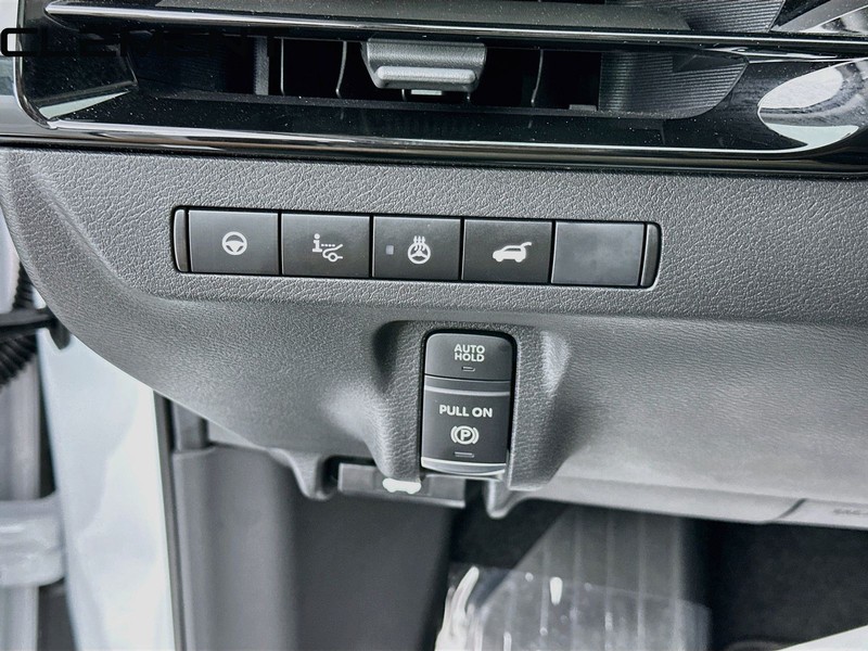 Nissan Murano Vehicle Full-screen Gallery Image 13