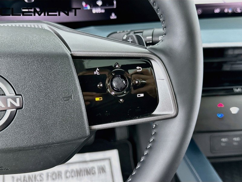 Nissan Murano Vehicle Full-screen Gallery Image 17