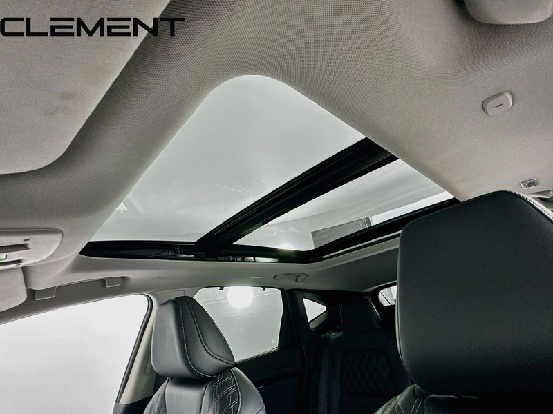 Nissan Murano Vehicle Full-screen Gallery Image 25