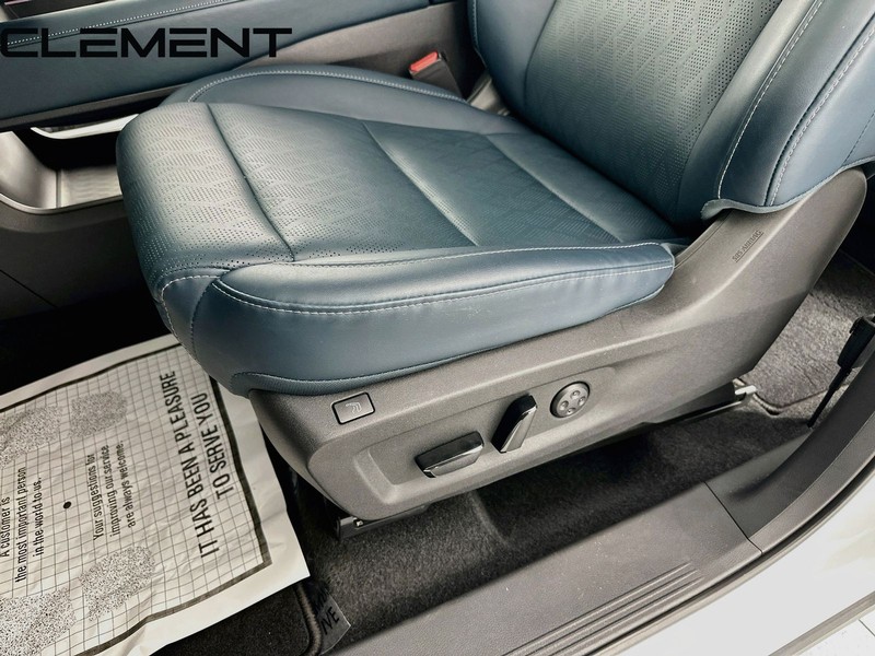 Nissan Murano Vehicle Full-screen Gallery Image 30