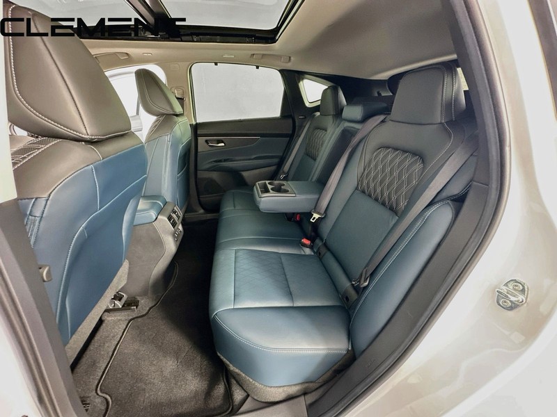 Nissan Murano Vehicle Full-screen Gallery Image 34