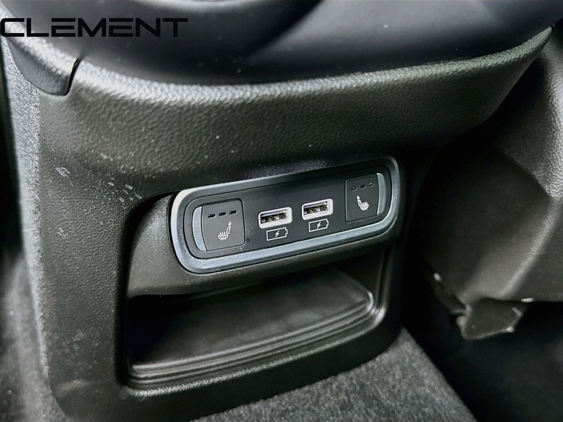Alfa Romeo Stelvio Vehicle Full-screen Gallery Image 35