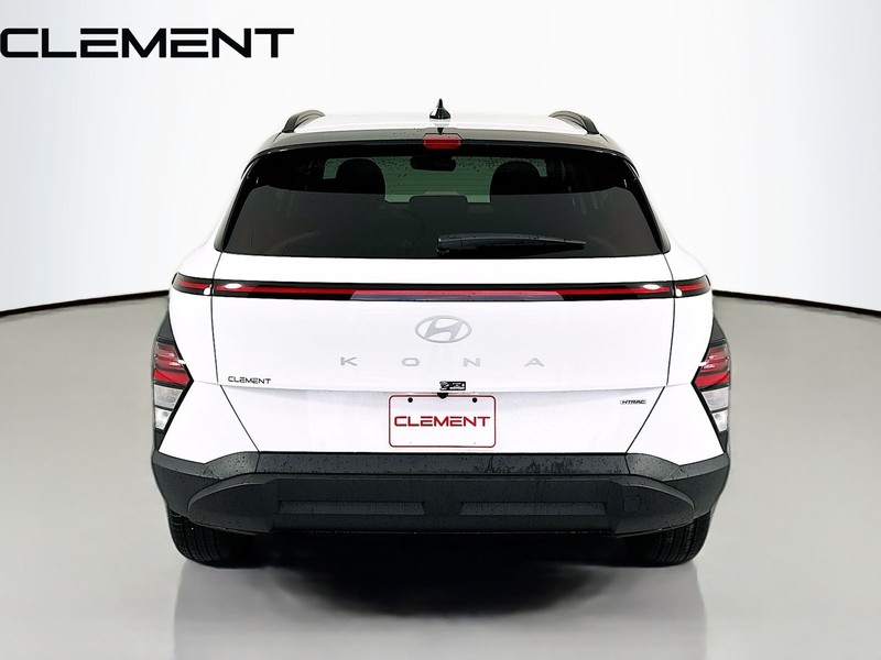 Hyundai Kona Vehicle Full-screen Gallery Image 8