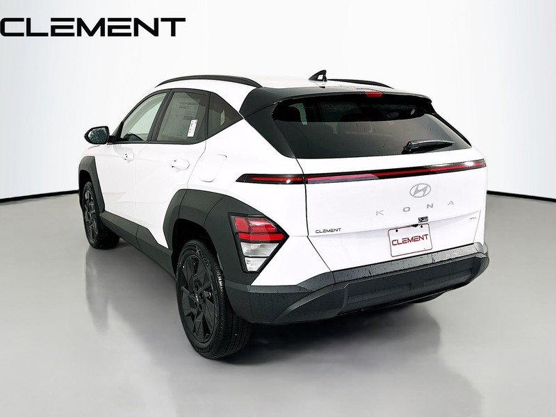 Hyundai Kona Vehicle Full-screen Gallery Image 10