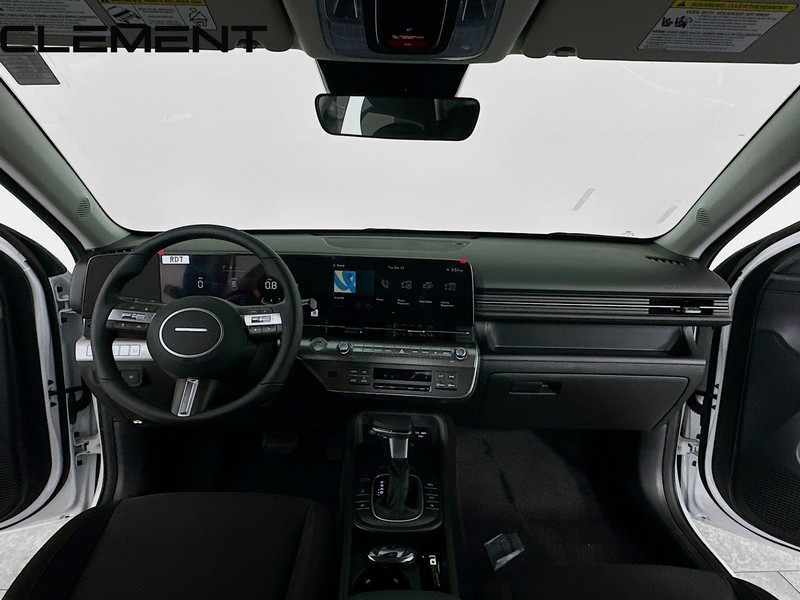 Hyundai Kona Vehicle Full-screen Gallery Image 12
