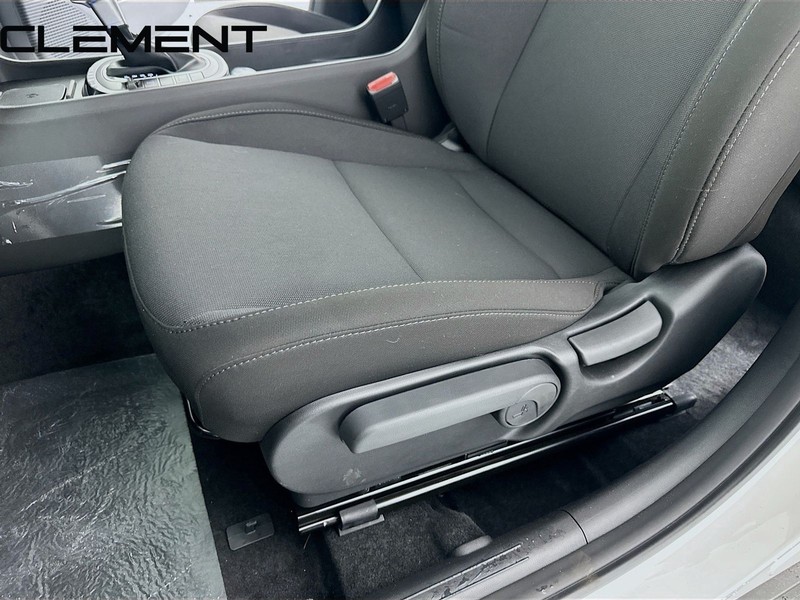 Hyundai Kona Vehicle Full-screen Gallery Image 28