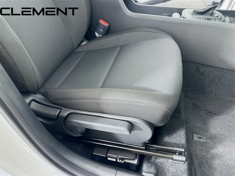 Hyundai Kona Vehicle Full-screen Gallery Image 33