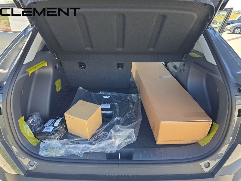 Hyundai Kona Vehicle Full-screen Gallery Image 11