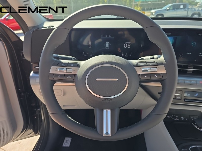 Hyundai Kona Vehicle Full-screen Gallery Image 14