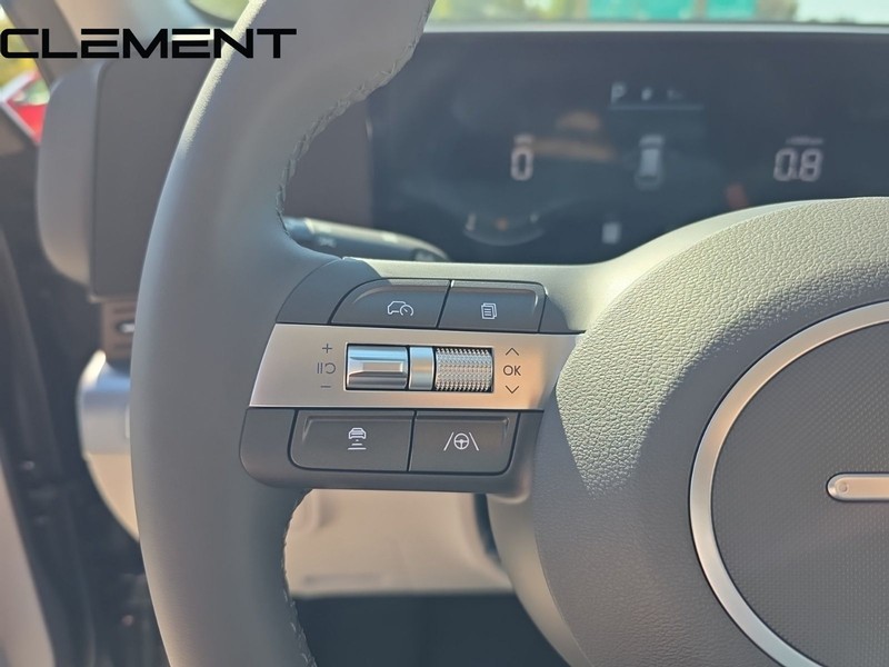 Hyundai Kona Vehicle Full-screen Gallery Image 15