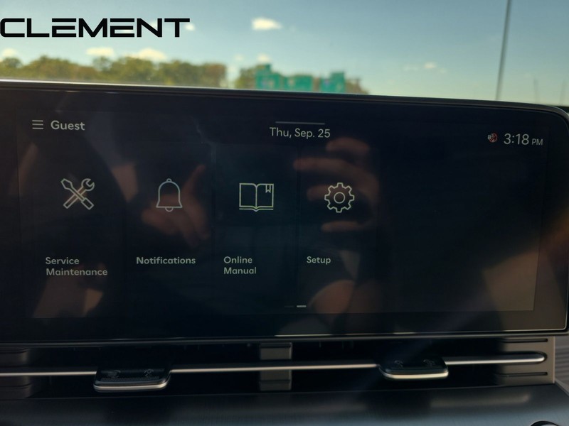 Hyundai Kona Vehicle Full-screen Gallery Image 22