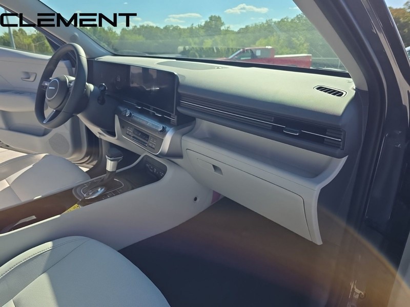 Hyundai Kona Vehicle Full-screen Gallery Image 35