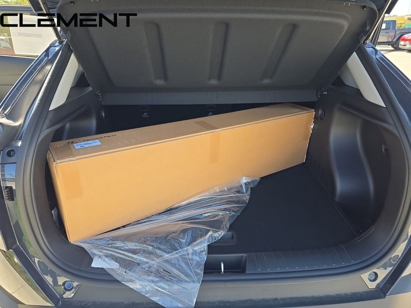 Hyundai Kona Vehicle Full-screen Gallery Image 11