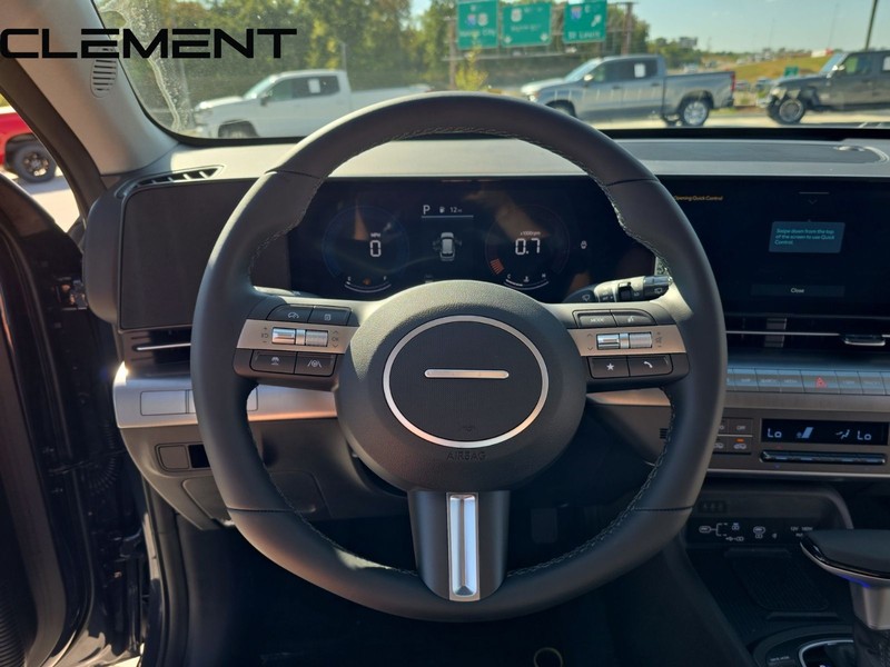 Hyundai Kona Vehicle Full-screen Gallery Image 14