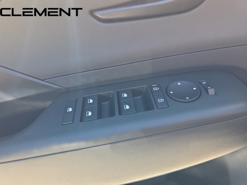 Hyundai Kona Vehicle Full-screen Gallery Image 25