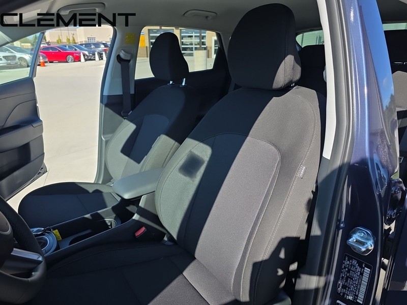 Hyundai Kona Vehicle Full-screen Gallery Image 29