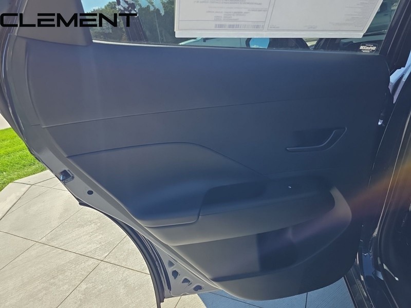 Hyundai Kona Vehicle Full-screen Gallery Image 30