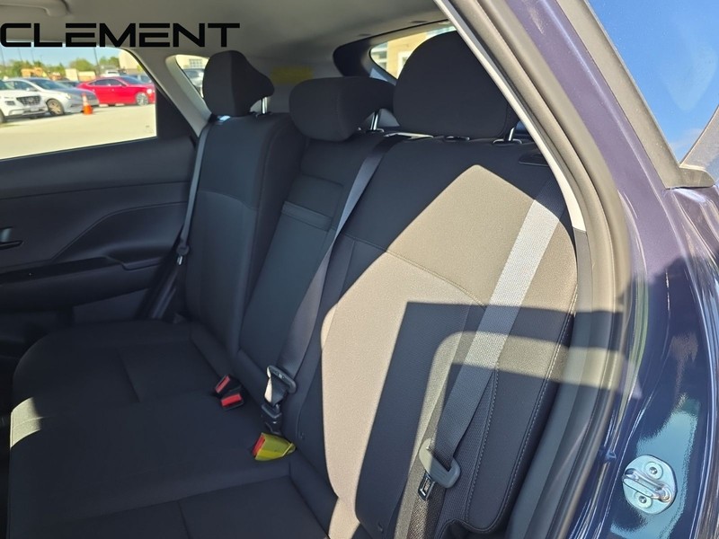 Hyundai Kona Vehicle Full-screen Gallery Image 33