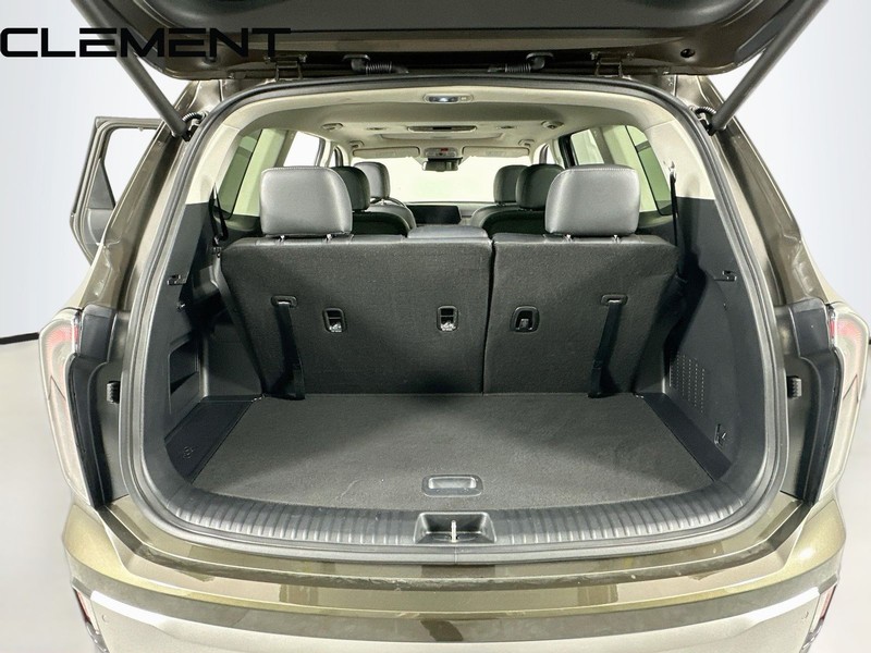 Kia Telluride Vehicle Full-screen Gallery Image 11