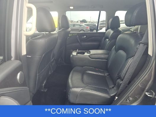 INFINITI QX80 Vehicle Full-screen Gallery Image 4