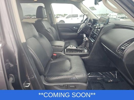 INFINITI QX80 Vehicle Full-screen Gallery Image 6