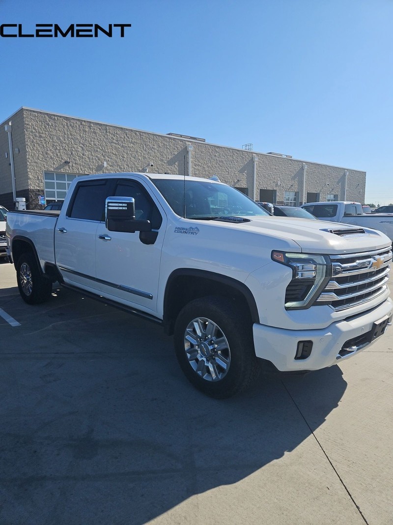 Chevrolet Silverado 2500HD Vehicle Full-screen Gallery Image 5