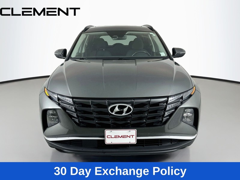 Hyundai Tucson Vehicle Full-screen Gallery Image 3