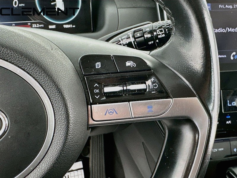 Hyundai Tucson Vehicle Full-screen Gallery Image 17